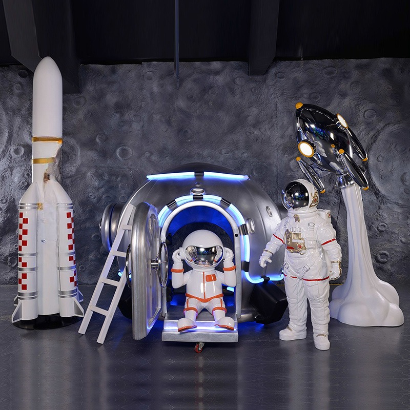 Luminous astronaut astronaut s - Gardening Tools Sketch 评论和价格